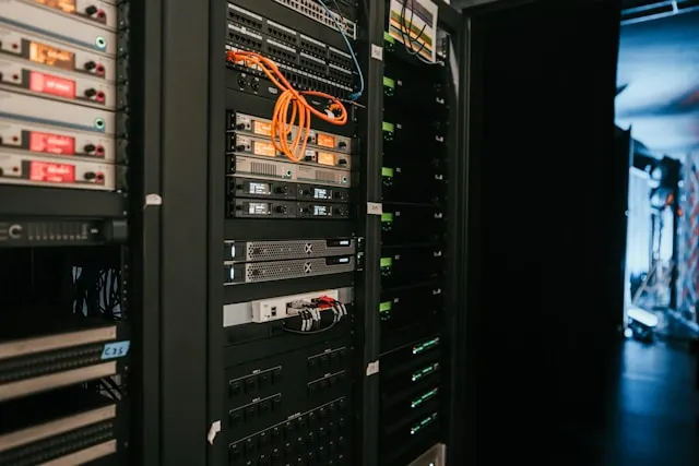Key Factors To Consider in a Dedicated Server Hosting Comparison